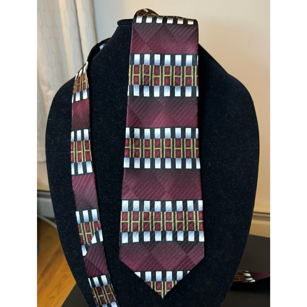 Fenzia Burgundy and Black Silk Tie